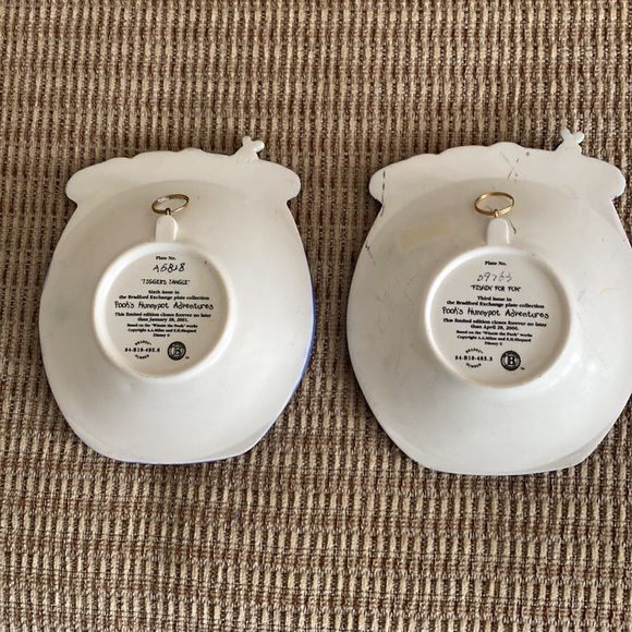 Winnie the Pooh collectible plates - Picture 2 of 2